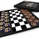 Starz Puzzles: Monia Lisa & Bob Marley 15" x 15" Checkerboard Set.